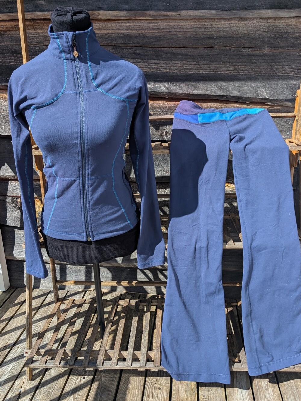 Lululemon Matching Athletic Set - Define Jacket & Groove Pants (Size Small)